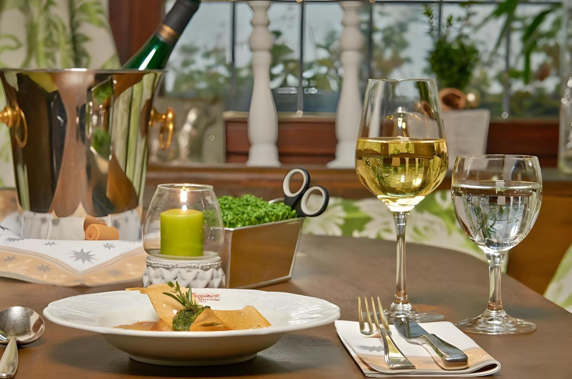 Vegan Hotel Und Restaurants Nicolay 1881 Zeltingen-Rachtig Exterior foto